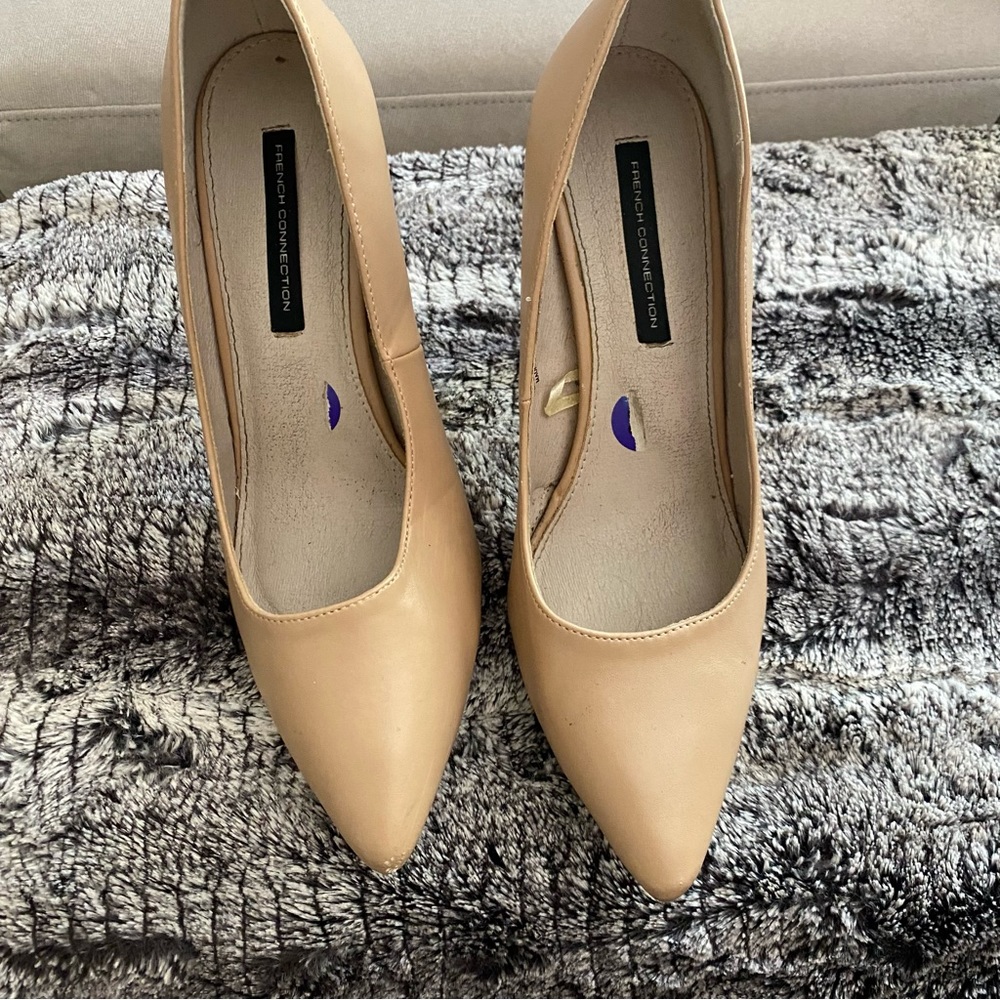 Nude French Connection Pointed Toe Heels Size 8.5